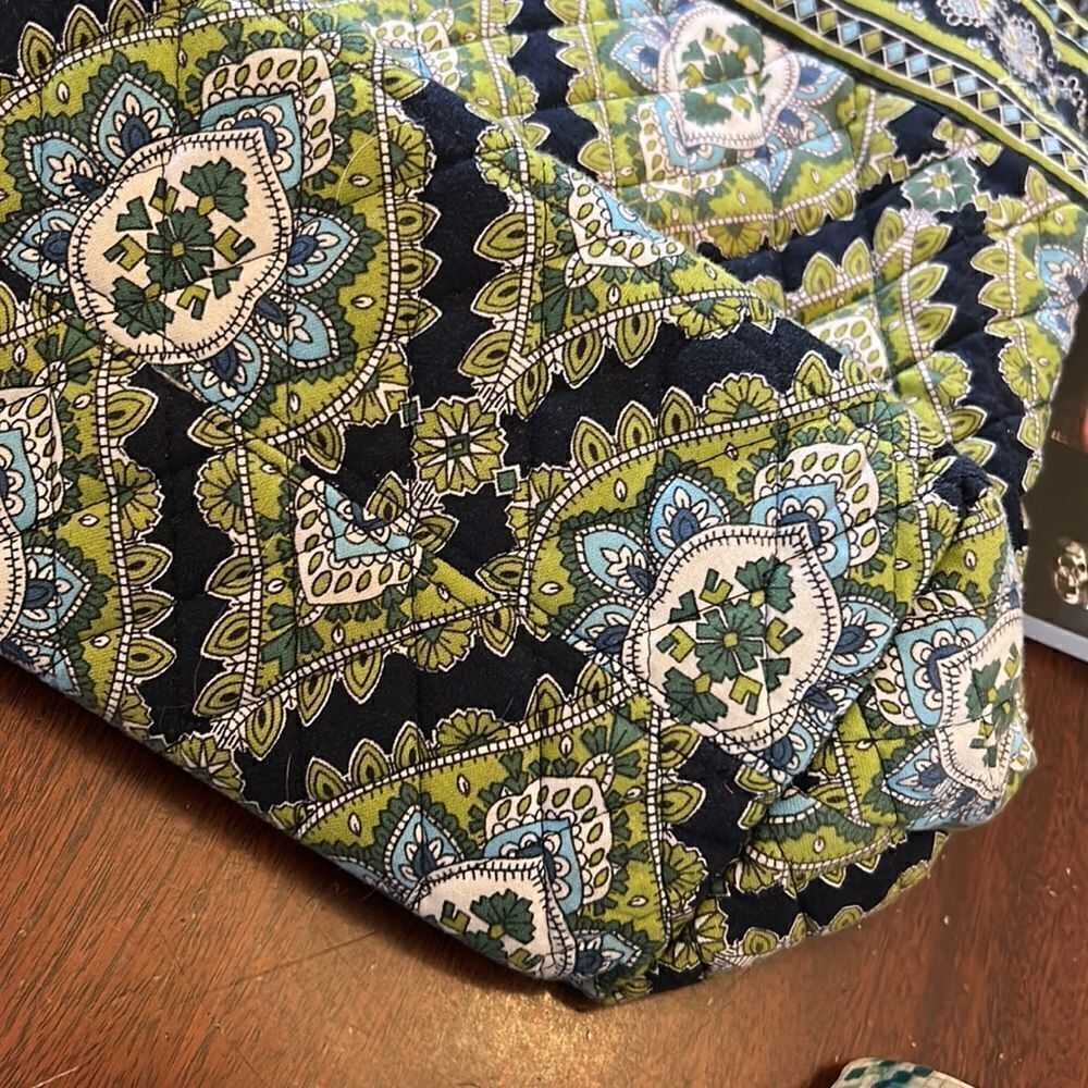 Vera Bradley green navy paisley shoulder bag 14” X  10” w/ matching card holder - Picture 5 of 12